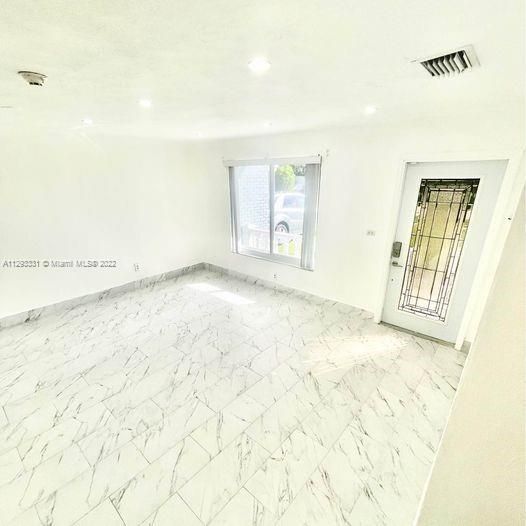 Недавно арендовано: $2,999 (3 спален, 2 ванн, 1474 Квадратных фут)