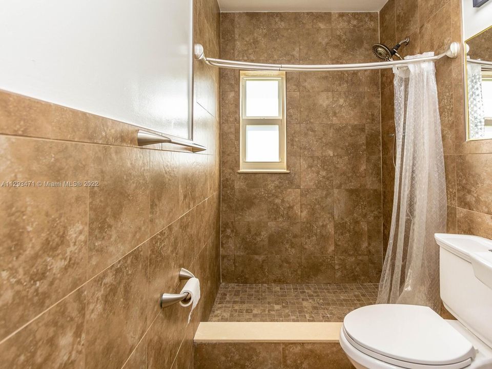 最近售出: $695,000 (0 贝兹, 0 浴室, 2024 平方英尺)