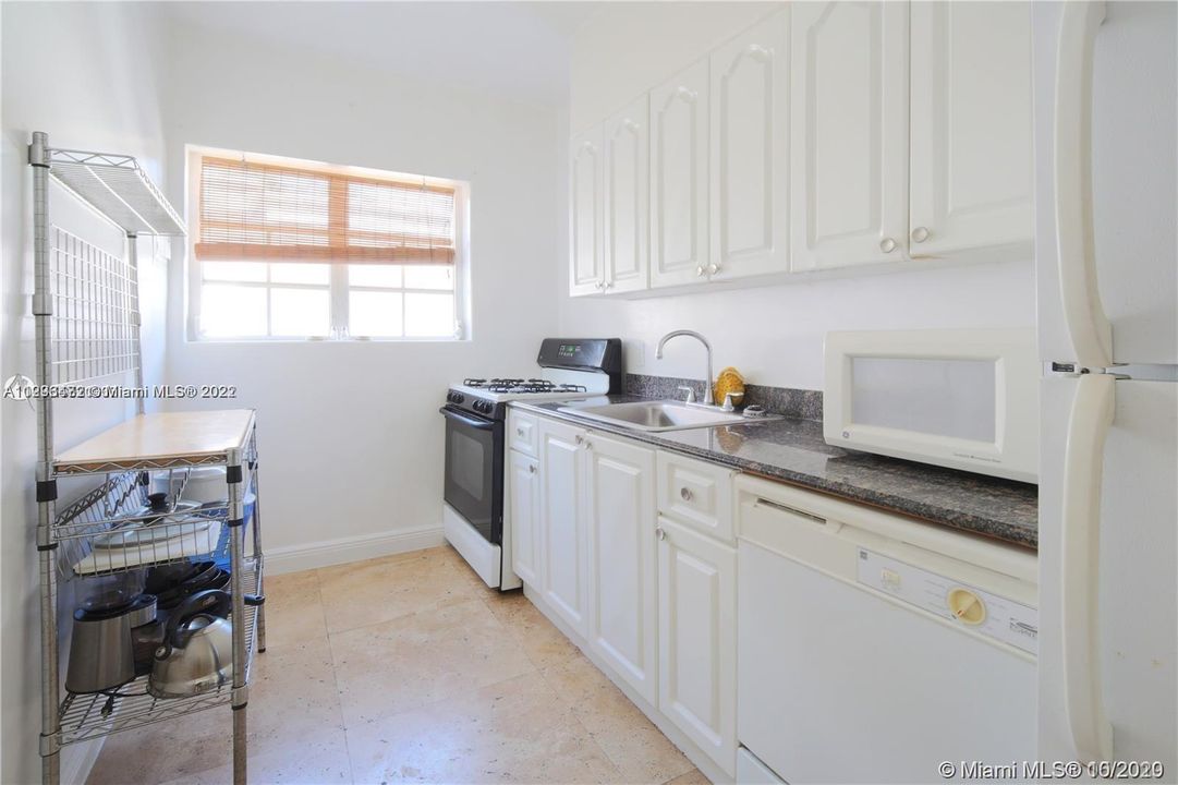 Recently Sold: $235,000 (1 beds, 1 baths, 550 Square Feet)