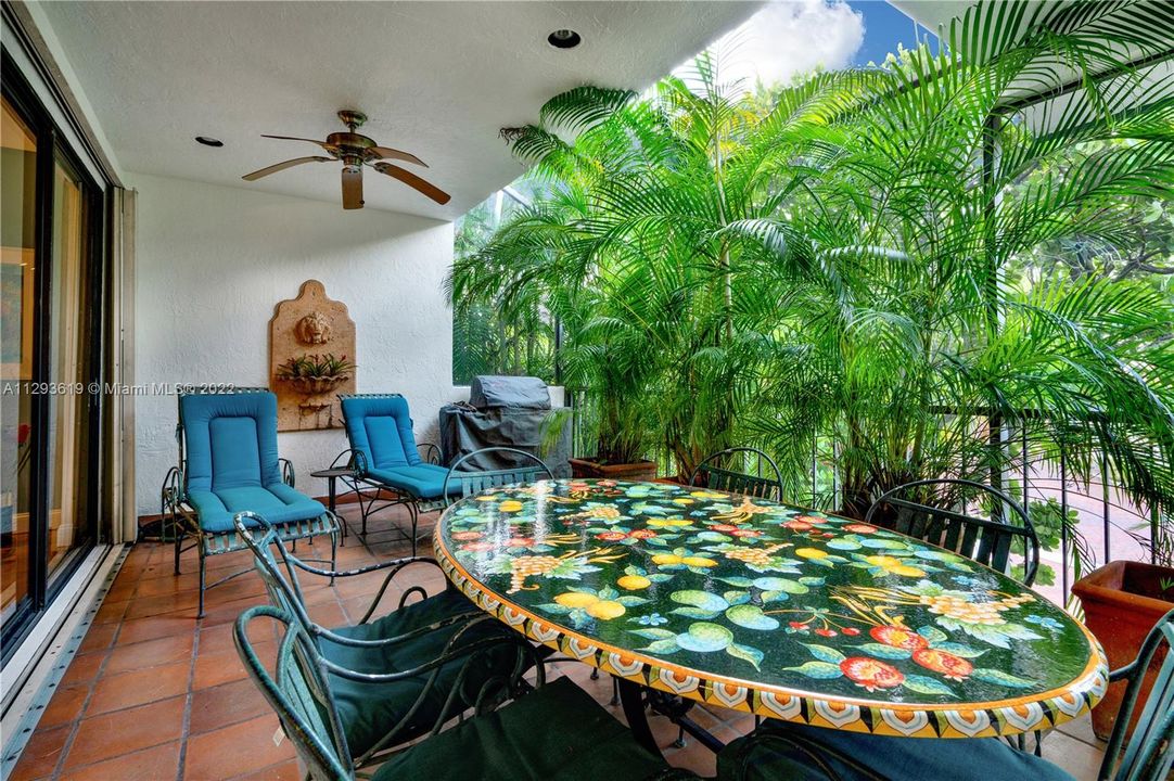 Recently Sold: $2,000,000 (3 beds, 3 baths, 3725 Square Feet)