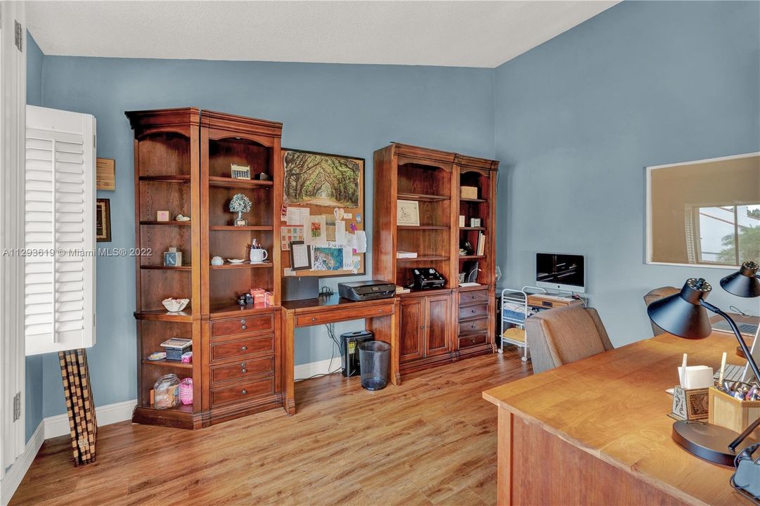 Office area off the master bedroom