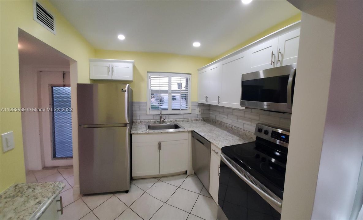 Recently Rented: $1,400 (1 beds, 1 baths, 640 Square Feet)