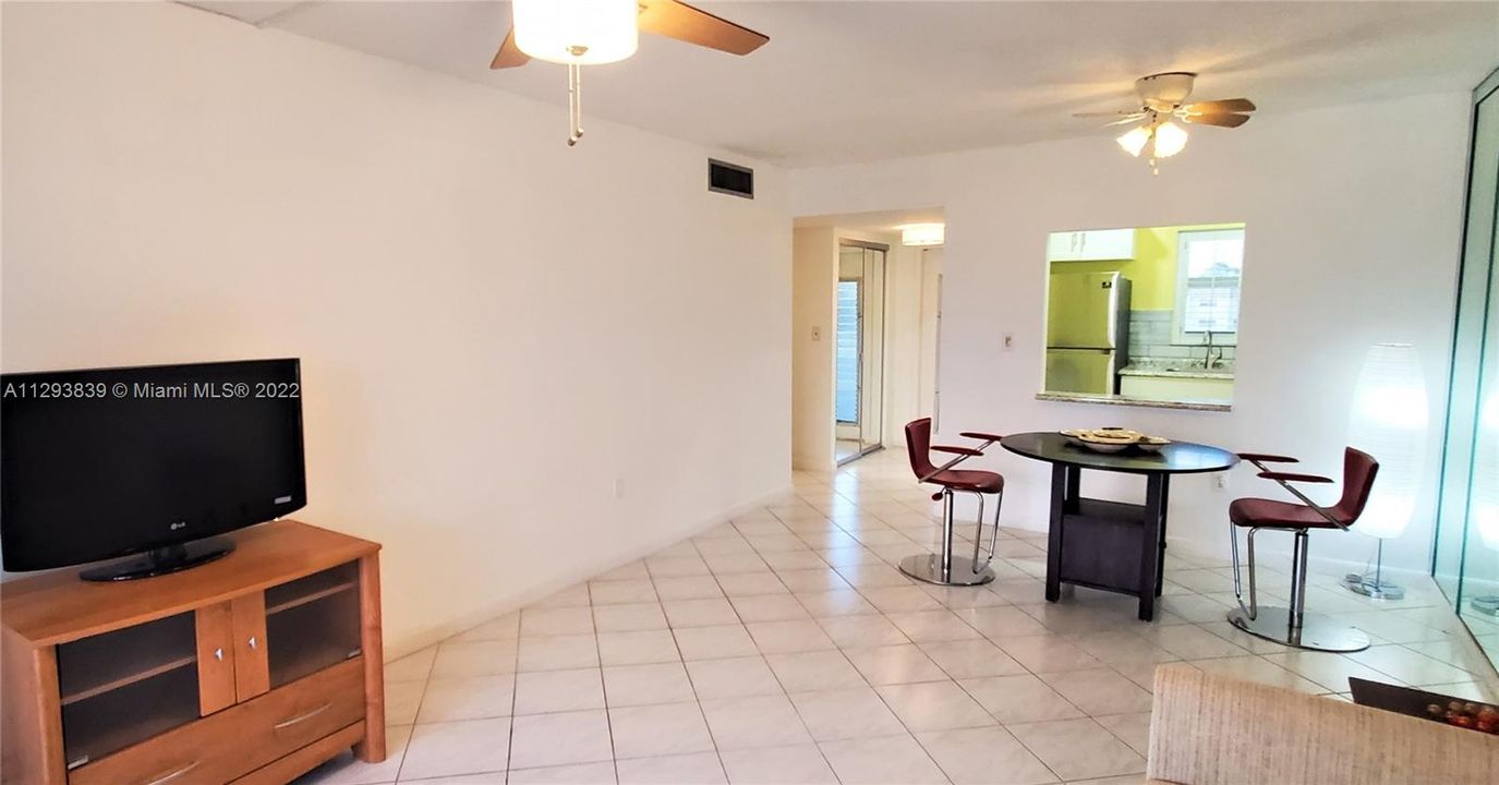 Recently Rented: $1,400 (1 beds, 1 baths, 640 Square Feet)