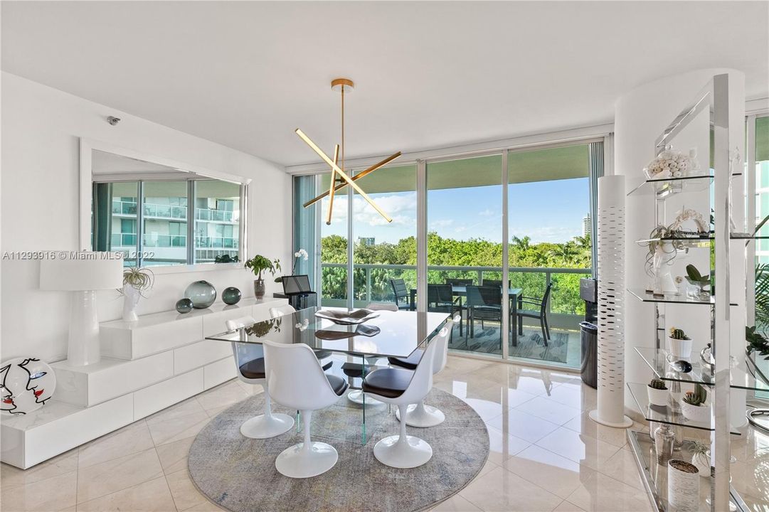 Recently Sold: $1,185,000 (2 beds, 2 baths, 1610 Square Feet)