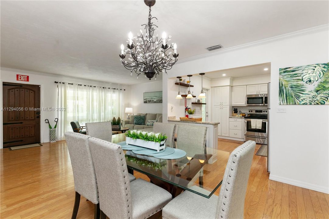 最近租的: $4,300 (3 贝兹, 3 浴室, 1474 平方英尺)