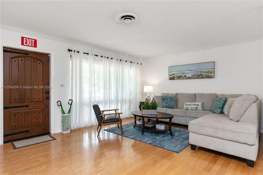 最近租的: $4,300 (3 贝兹, 3 浴室, 1474 平方英尺)