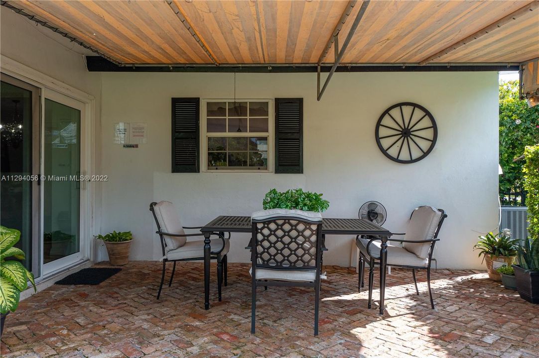 最近租的: $4,300 (3 贝兹, 3 浴室, 1474 平方英尺)