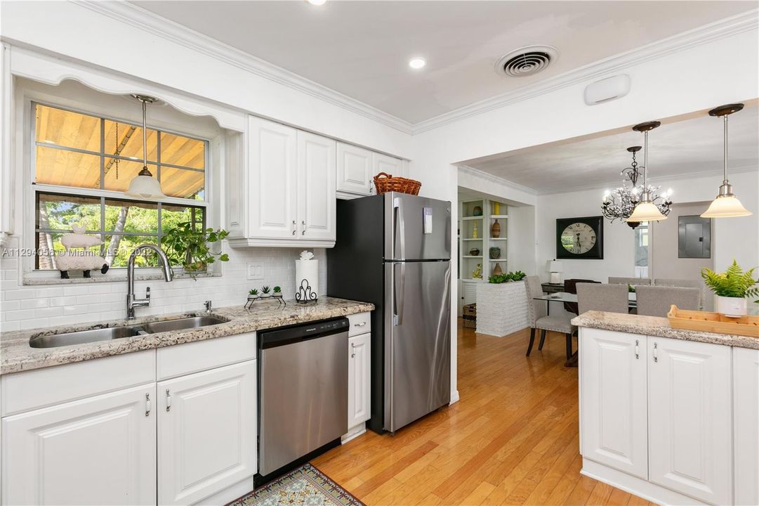 最近租的: $4,300 (3 贝兹, 3 浴室, 1474 平方英尺)