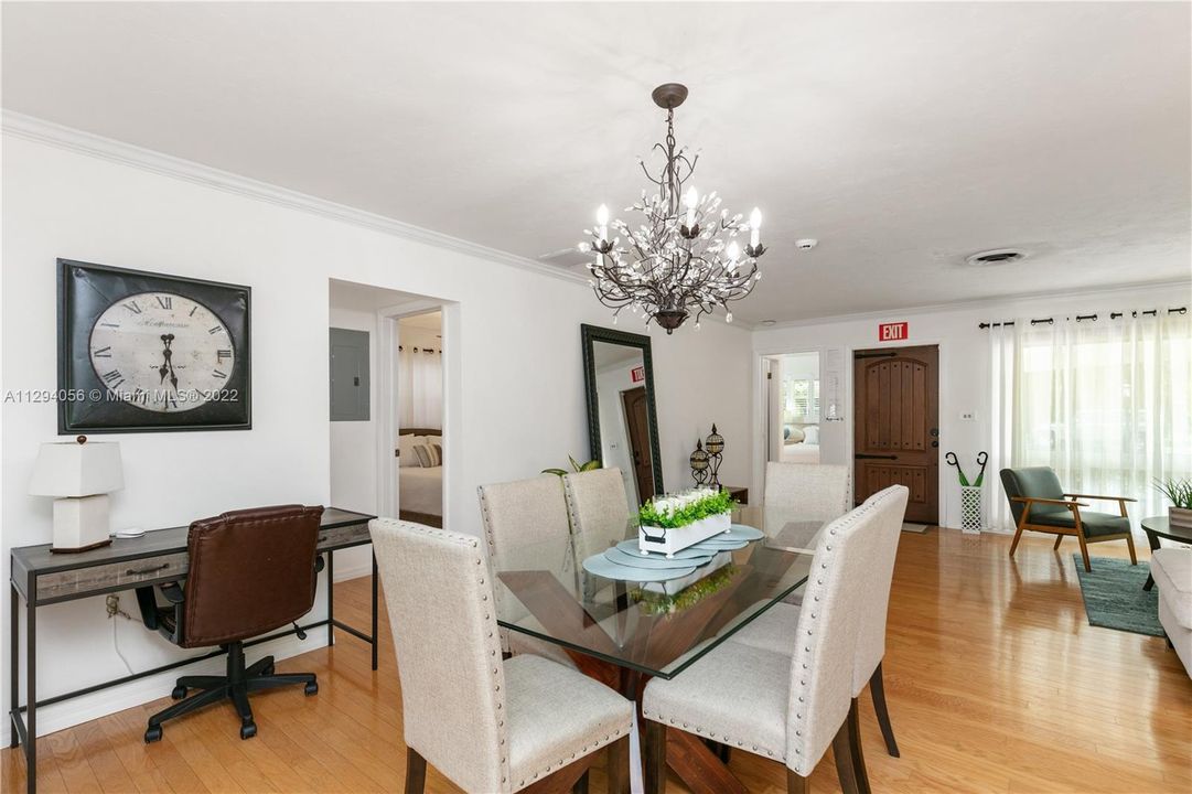 最近租的: $4,300 (3 贝兹, 3 浴室, 1474 平方英尺)