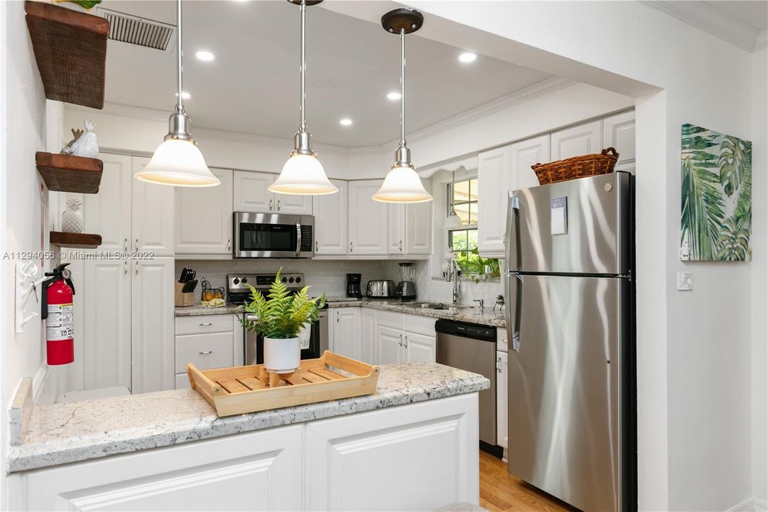 最近租的: $4,300 (3 贝兹, 3 浴室, 1474 平方英尺)