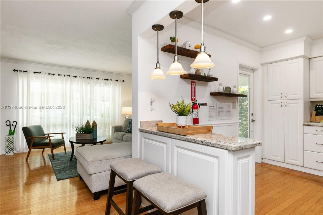 最近租的: $4,300 (3 贝兹, 3 浴室, 1474 平方英尺)