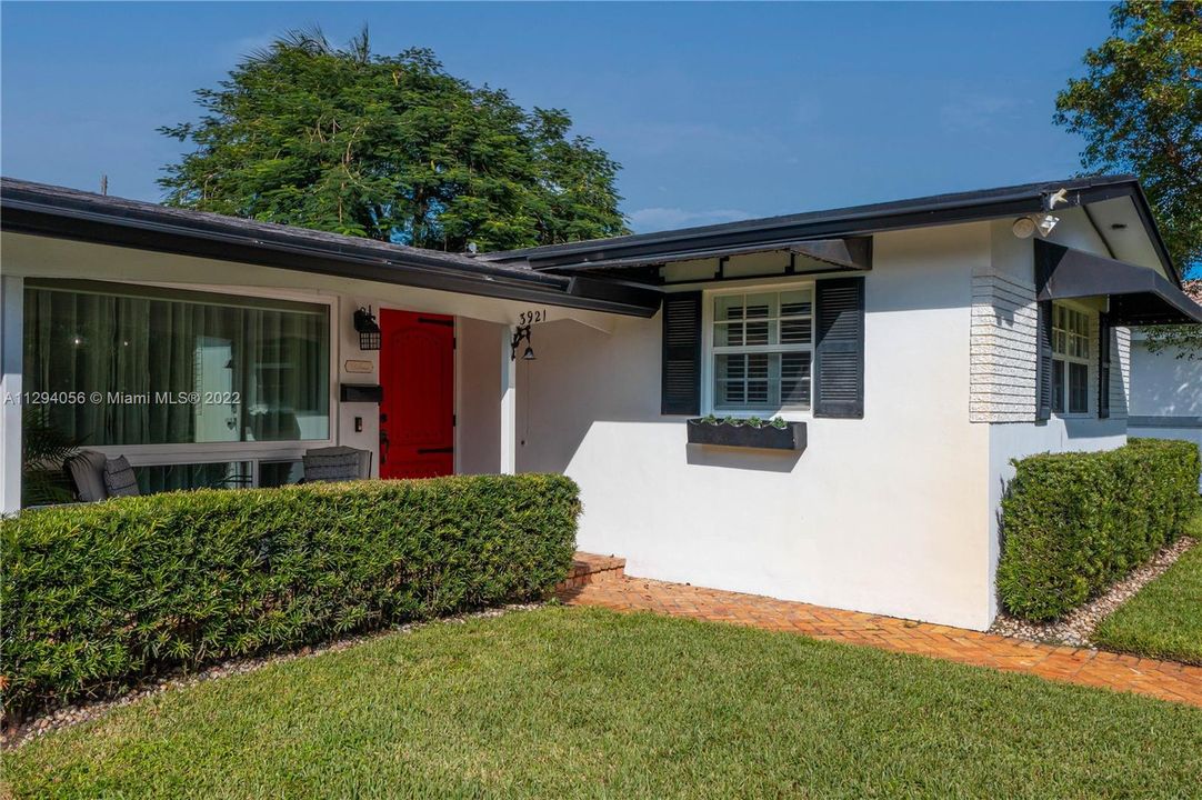 最近租的: $4,300 (3 贝兹, 3 浴室, 1474 平方英尺)