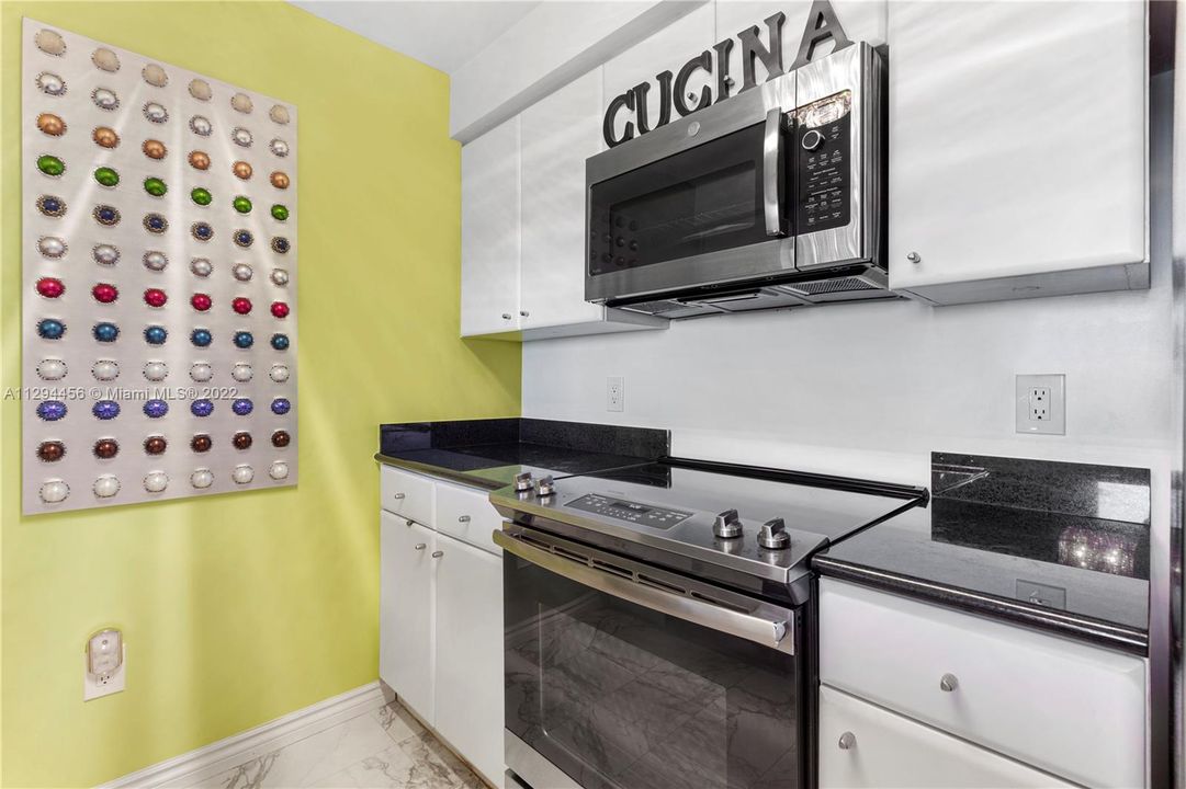 Recently Sold: $424,000 (1 beds, 1 baths, 850 Square Feet)