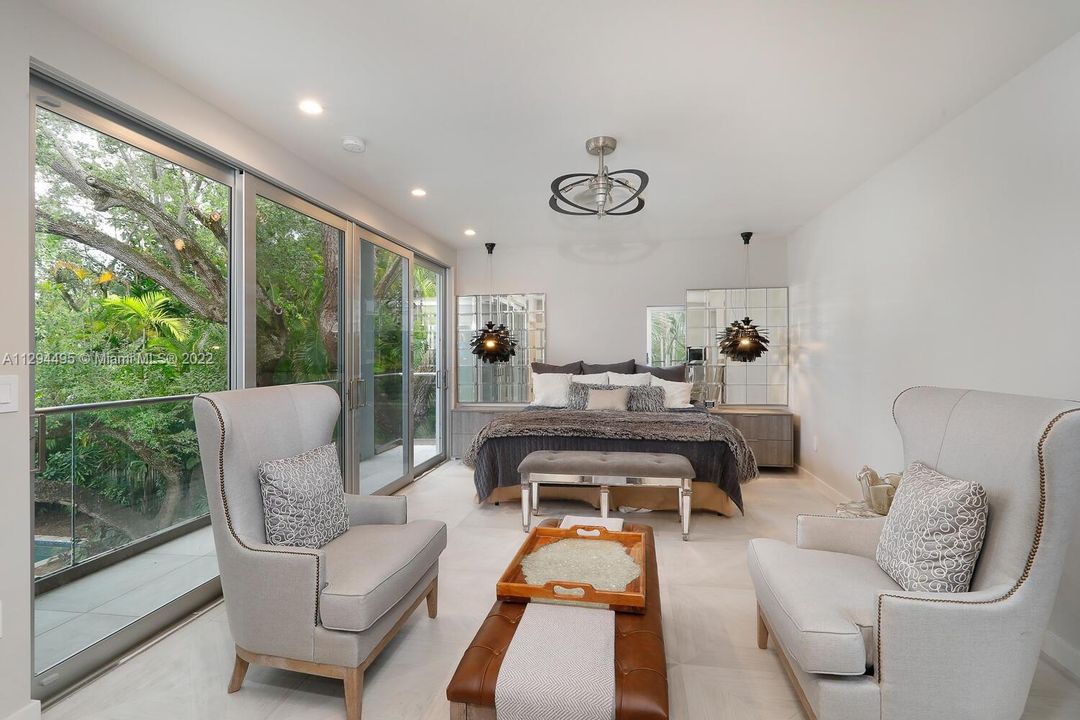 Recently Sold: $3,999,990 (5 beds, 5 baths, 4275 Square Feet)