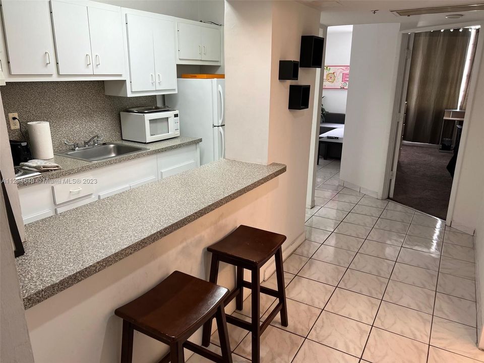 Recently Sold: $298,000 (1 beds, 1 baths, 550 Square Feet)