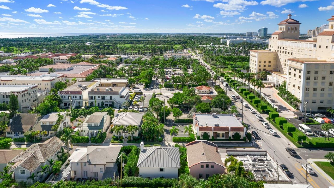 Recently Sold: $5,450,000 (3 beds, 2 baths, 1764 Square Feet)