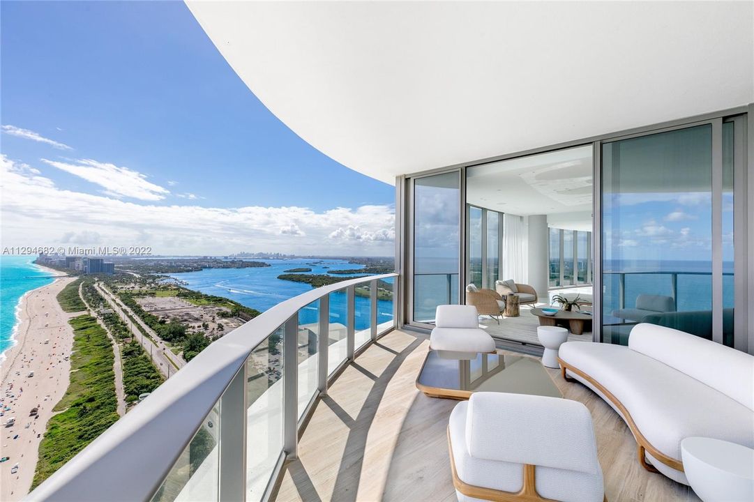 Recently Sold: $7,650,000 (4 beds, 5 baths, 3204 Square Feet)
