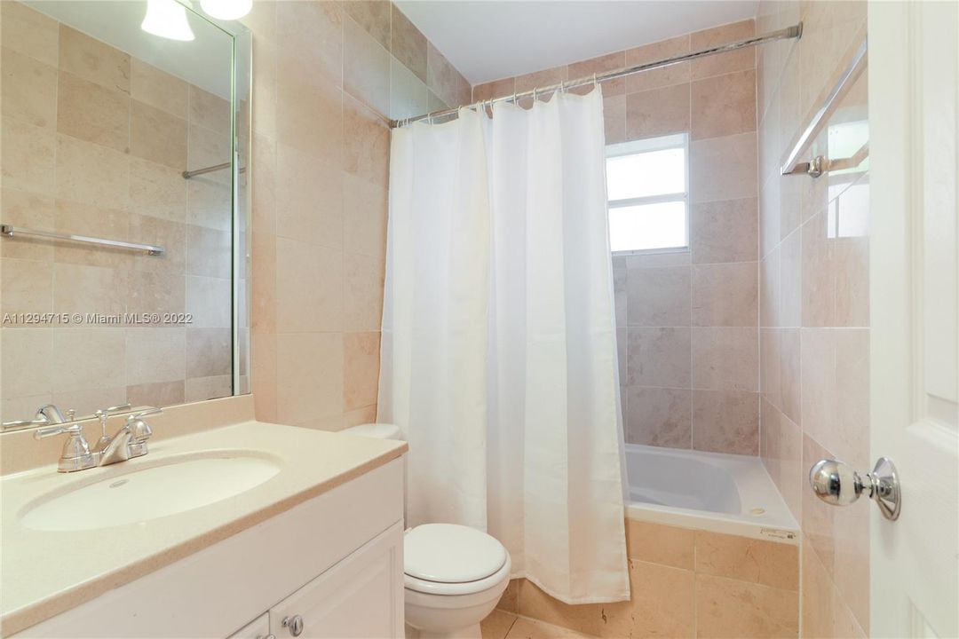 Недавно арендовано: $3,800 (3 спален, 2 ванн, 1200 Квадратных фут)