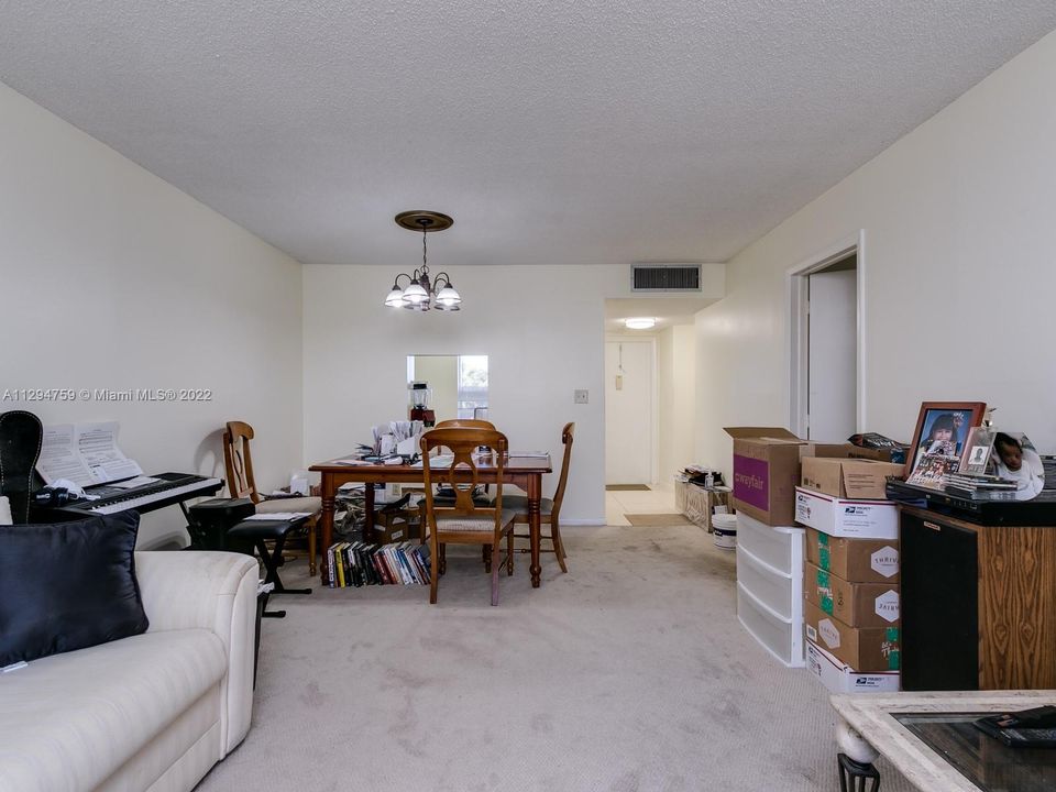 Недавно продано: $74,500 (1 спален, 1 ванн, 660 Квадратных фут)