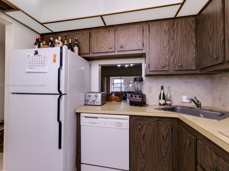 Недавно продано: $74,500 (1 спален, 1 ванн, 660 Квадратных фут)