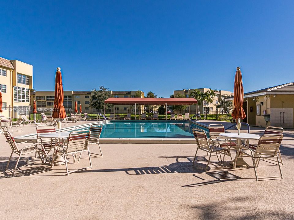 Недавно продано: $74,500 (1 спален, 1 ванн, 660 Квадратных фут)