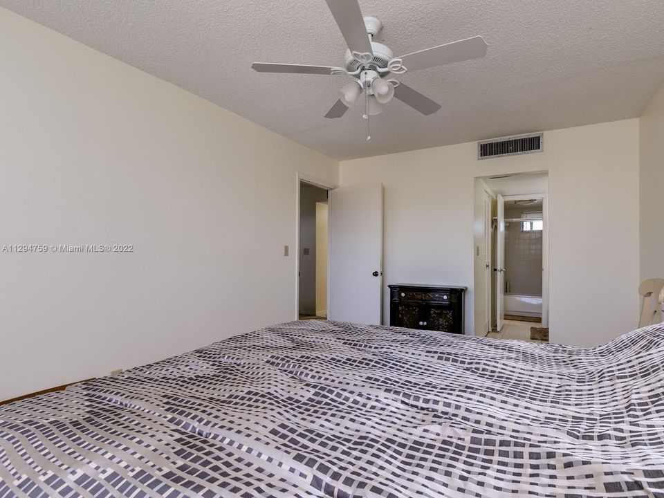 Недавно продано: $74,500 (1 спален, 1 ванн, 660 Квадратных фут)