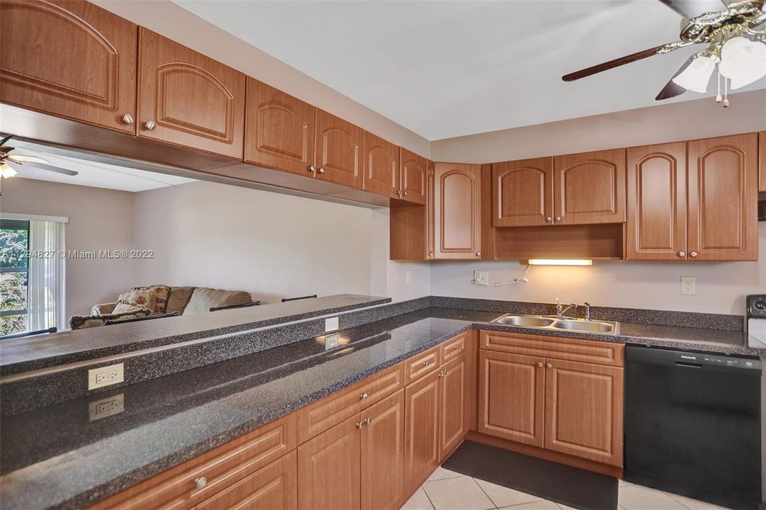 Recently Sold: $210,000 (2 beds, 2 baths, 1170 Square Feet)