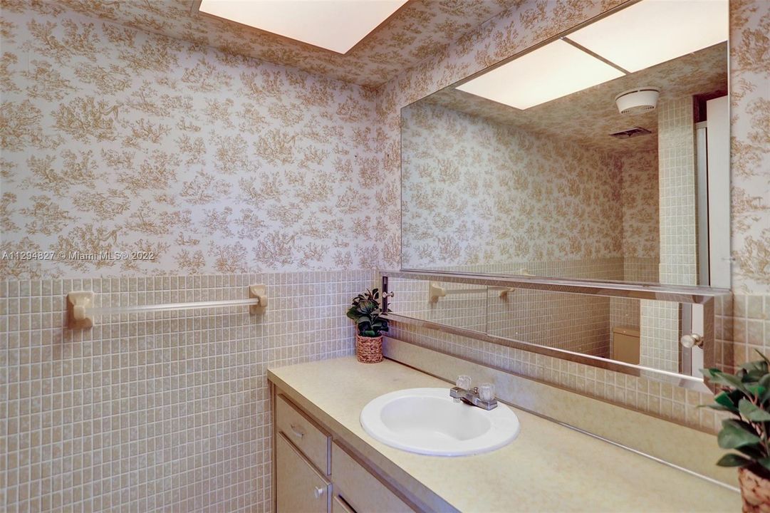 Recently Sold: $210,000 (2 beds, 2 baths, 1170 Square Feet)