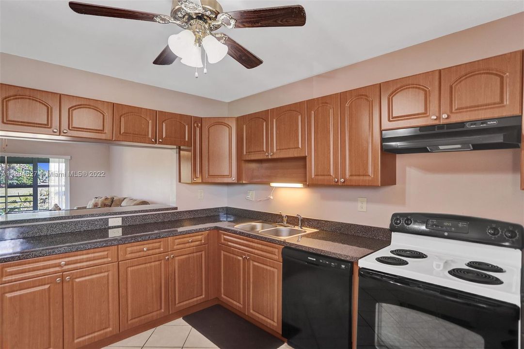 Recently Sold: $210,000 (2 beds, 2 baths, 1170 Square Feet)