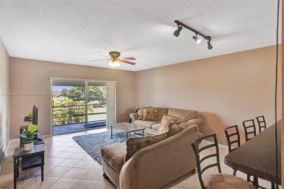 Recently Sold: $210,000 (2 beds, 2 baths, 1170 Square Feet)