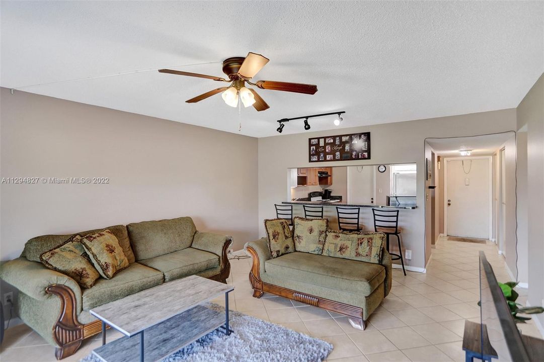 Recently Sold: $210,000 (2 beds, 2 baths, 1170 Square Feet)