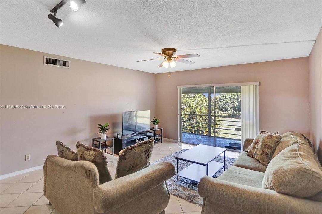 Recently Sold: $210,000 (2 beds, 2 baths, 1170 Square Feet)