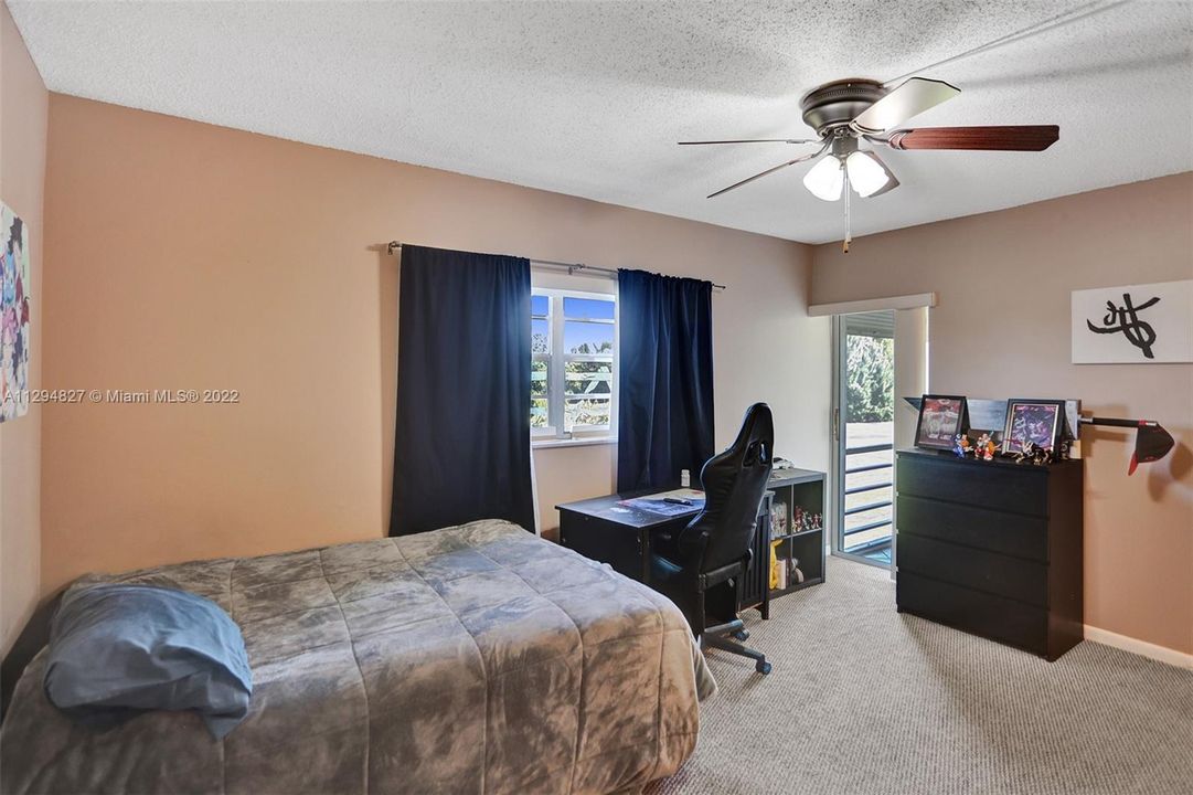 Recently Sold: $210,000 (2 beds, 2 baths, 1170 Square Feet)