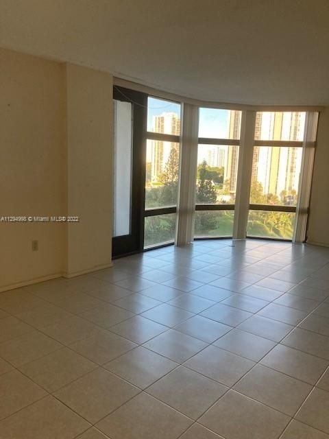 Recently Sold: $295,000 (2 beds, 2 baths, 1096 Square Feet)