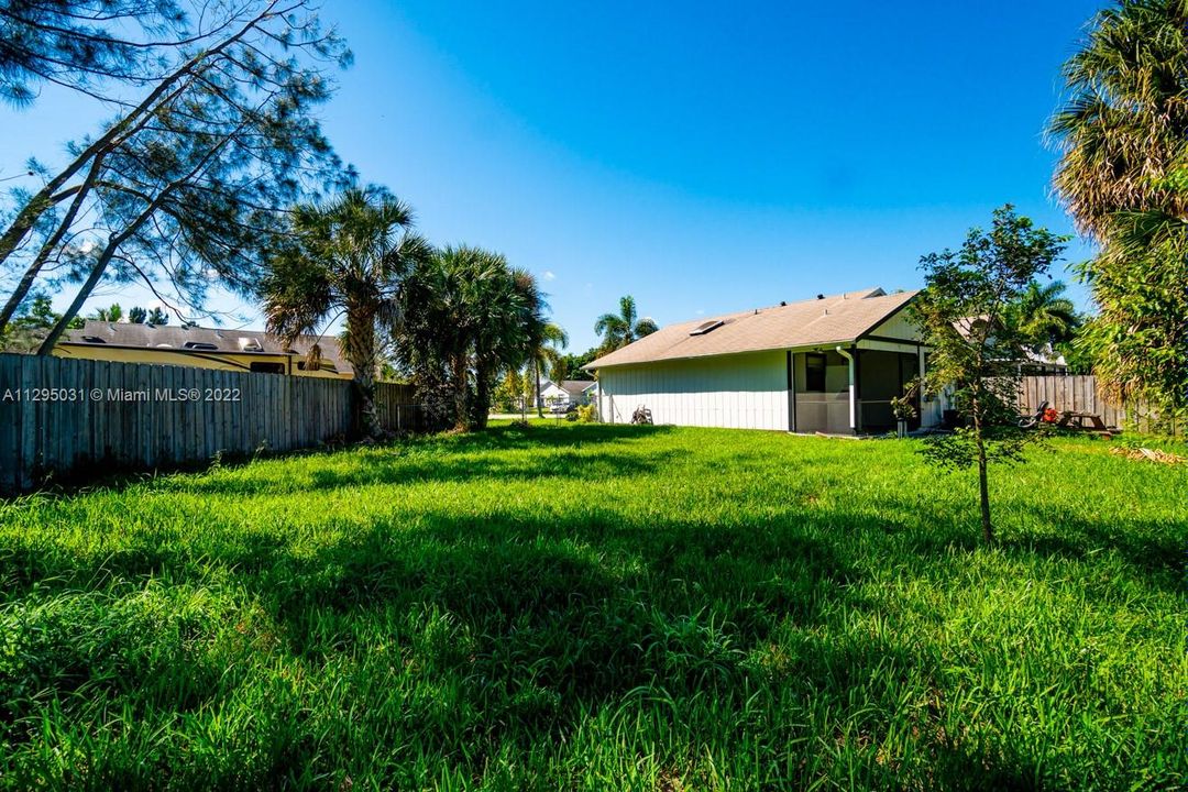 Недавно продано: $275,000 (2 спален, 2 ванн, 936 Квадратных фут)