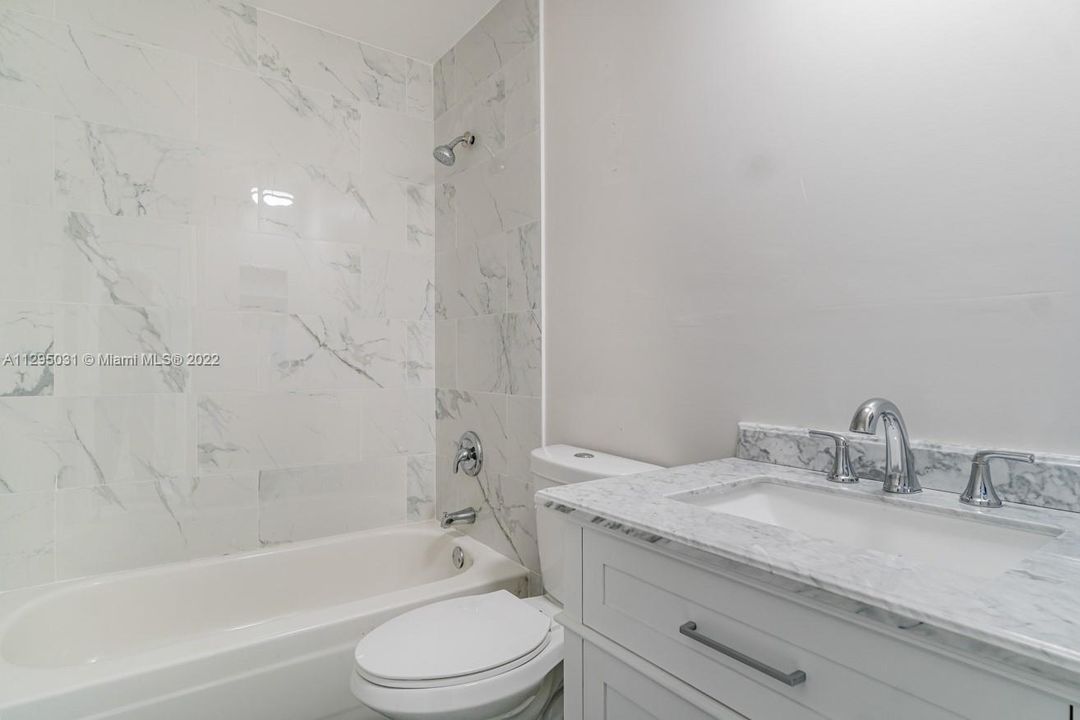 Недавно продано: $275,000 (2 спален, 2 ванн, 936 Квадратных фут)