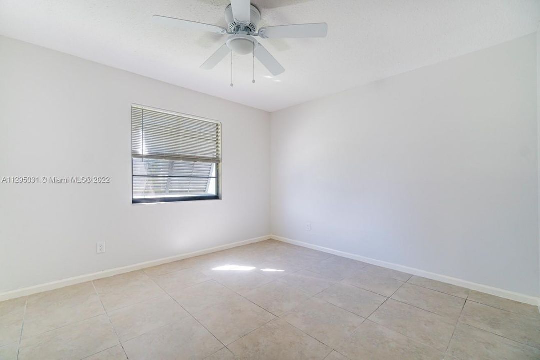 Недавно продано: $275,000 (2 спален, 2 ванн, 936 Квадратных фут)