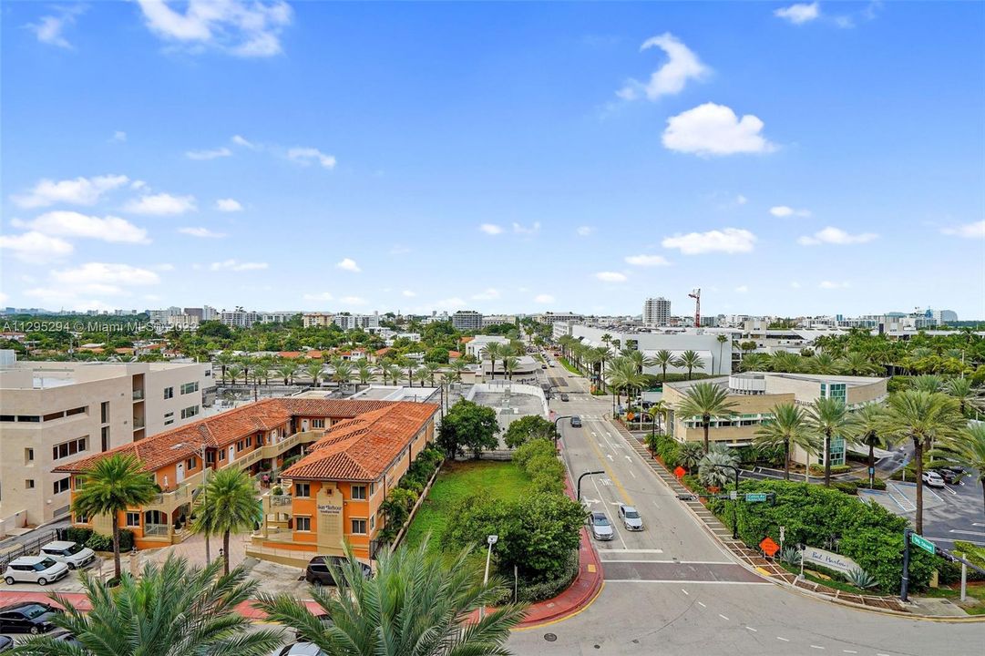 Recently Sold: $2,100,000 (3 beds, 2 baths, 1980 Square Feet)