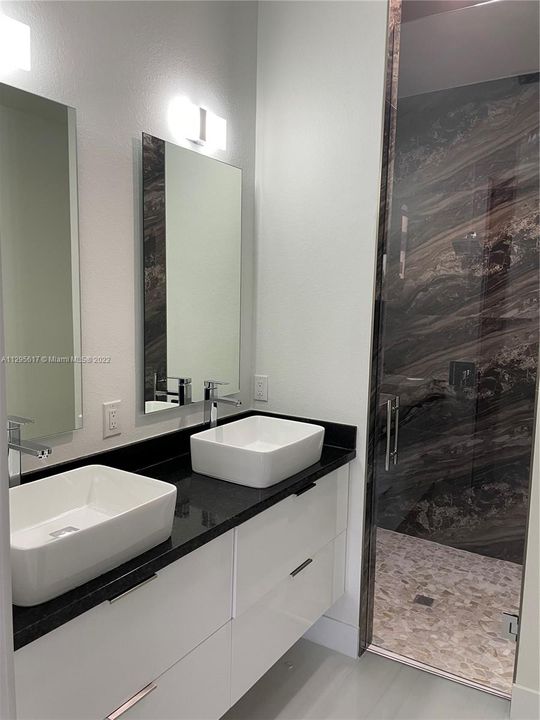 Recently Sold: $440,000 (3 beds, 3 baths, 2120 Square Feet)