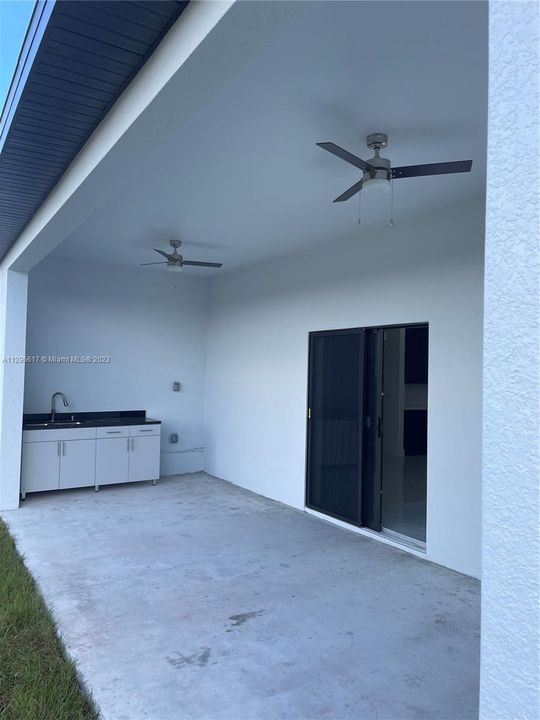 Recently Sold: $440,000 (3 beds, 3 baths, 2120 Square Feet)