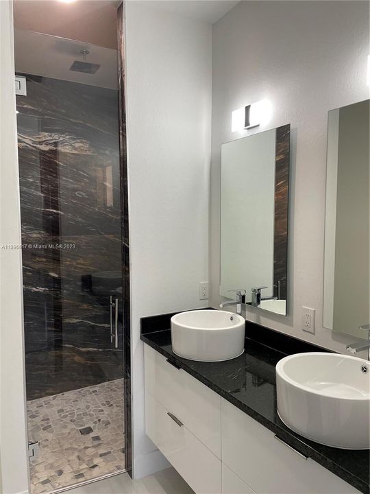 Recently Sold: $440,000 (3 beds, 3 baths, 2120 Square Feet)