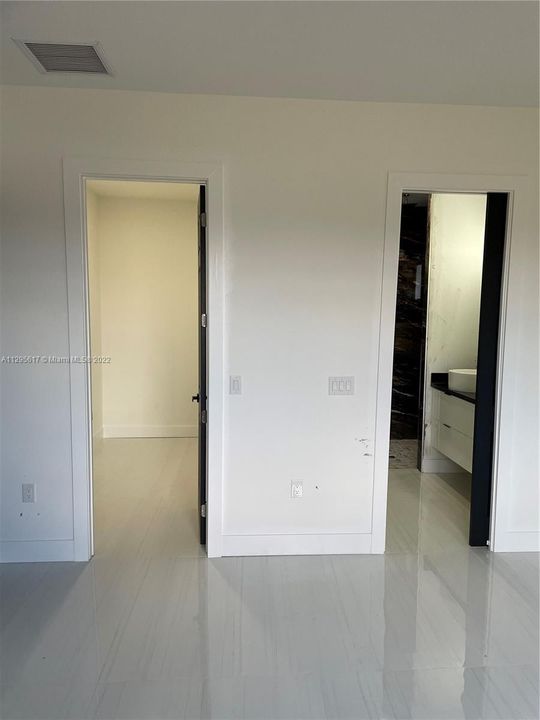 Recently Sold: $440,000 (3 beds, 3 baths, 2120 Square Feet)