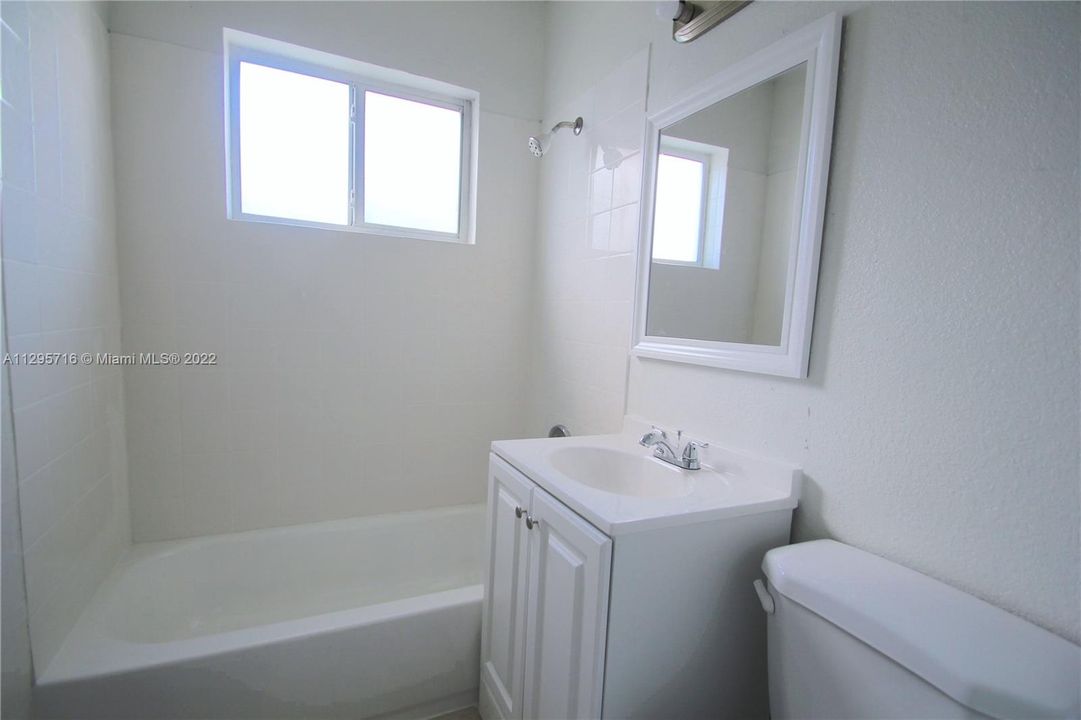 Недавно арендовано: $2,200 (3 спален, 1 ванн, 1000 Квадратных фут)