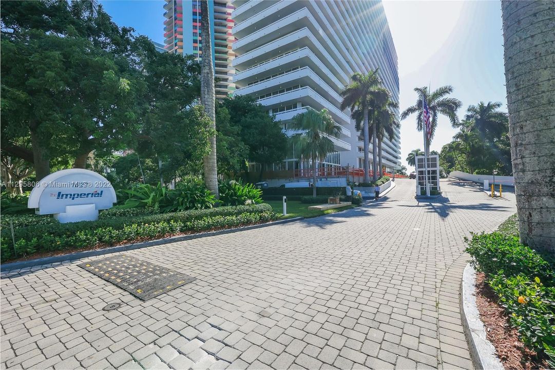 Recently Sold: $715,000 (2 beds, 2 baths, 1316 Square Feet)