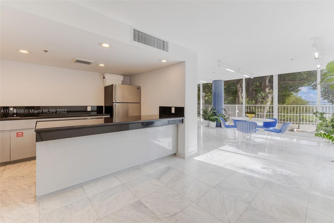 Recently Sold: $715,000 (2 beds, 2 baths, 1316 Square Feet)