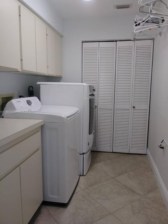 Laundry room with Washer and Dryer