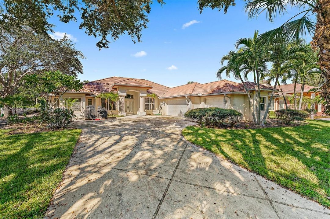 Recently Sold: $875,000 (4 beds, 3 baths, 2758 Square Feet)