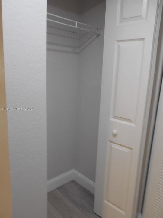 Vendido Recientemente: $249,900 (2 camas, 2 baños, 880 Pies cuadrados)