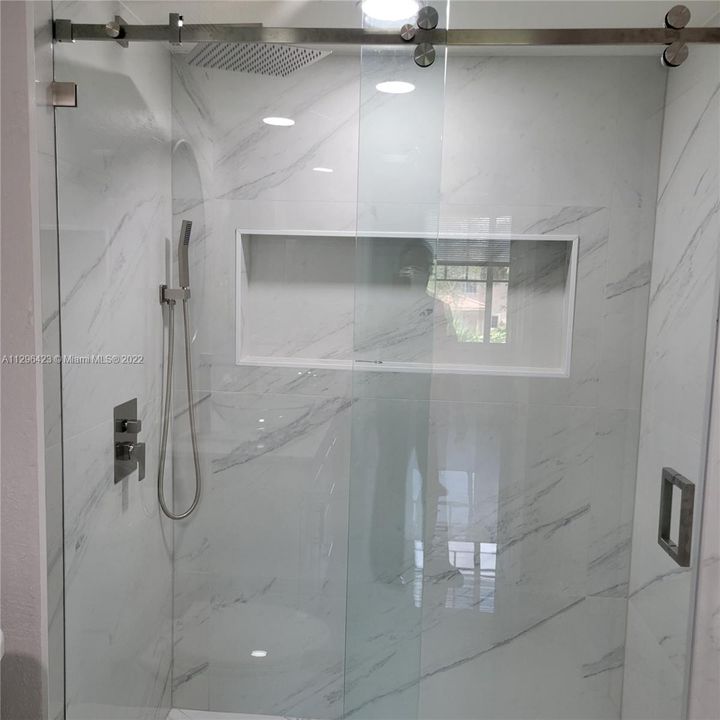 Elegantly designed shower