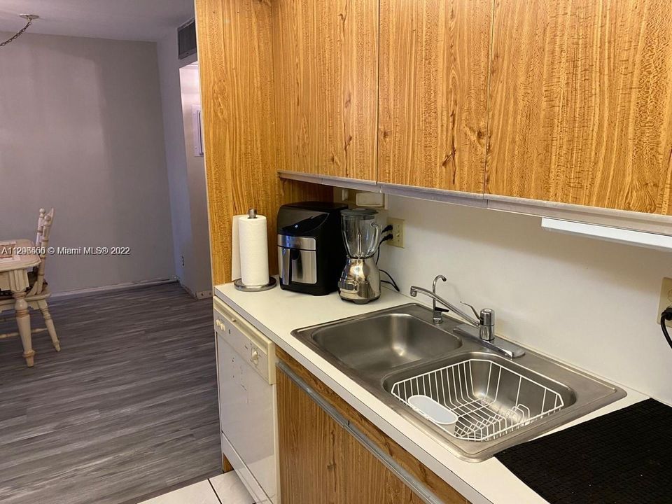 Recently Rented: $1,500 (1 beds, 1 baths, 798 Square Feet)